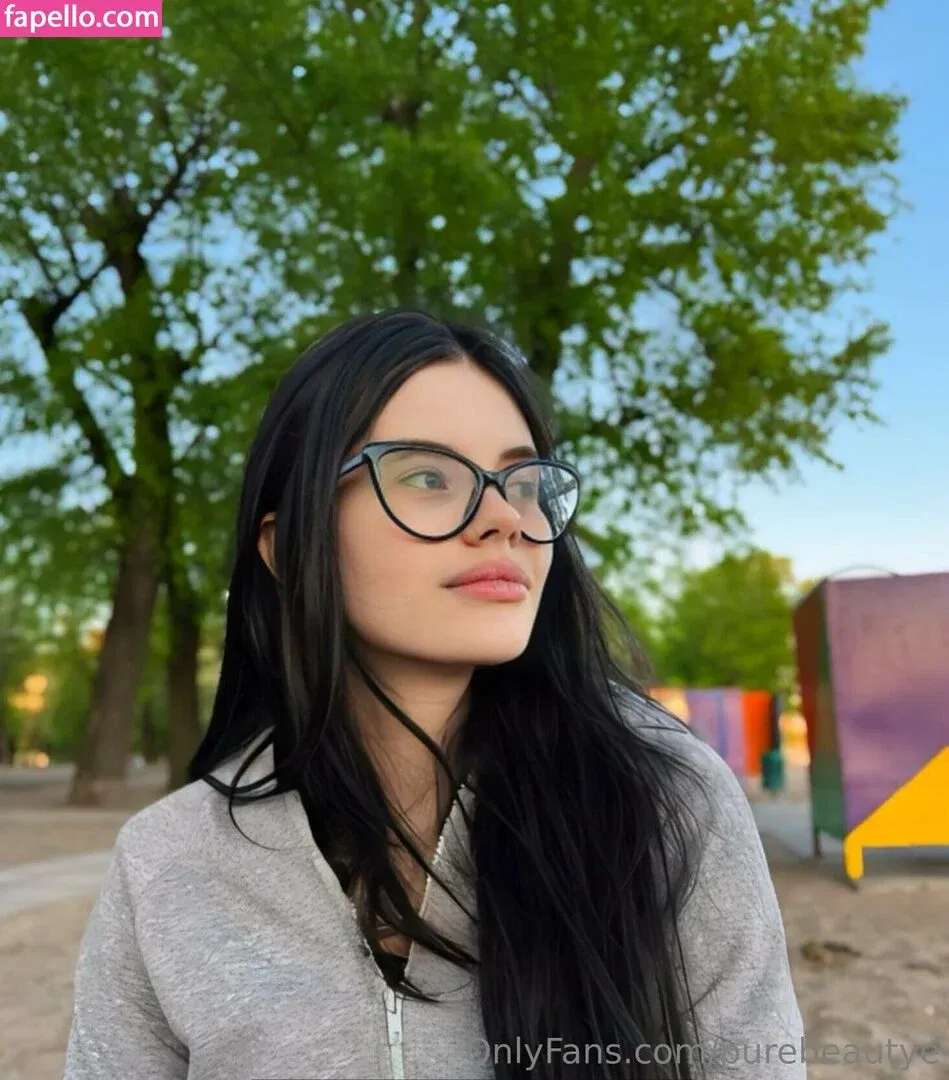 purebeautye Onlyfans Photo Gallery 