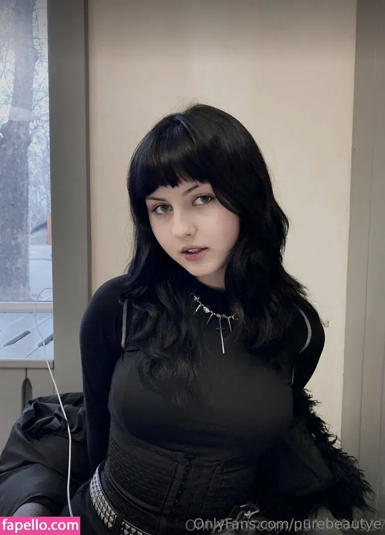 purebeautye Onlyfans Photo Gallery 