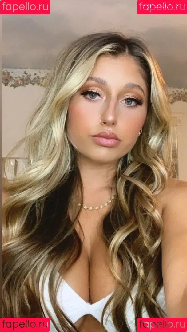 Julia & Olivia Onlyfans Photo Gallery 