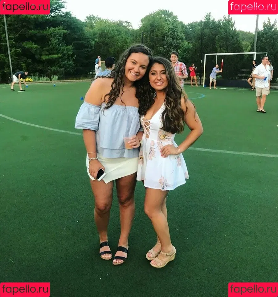 Julia & Olivia Onlyfans Photo Gallery 