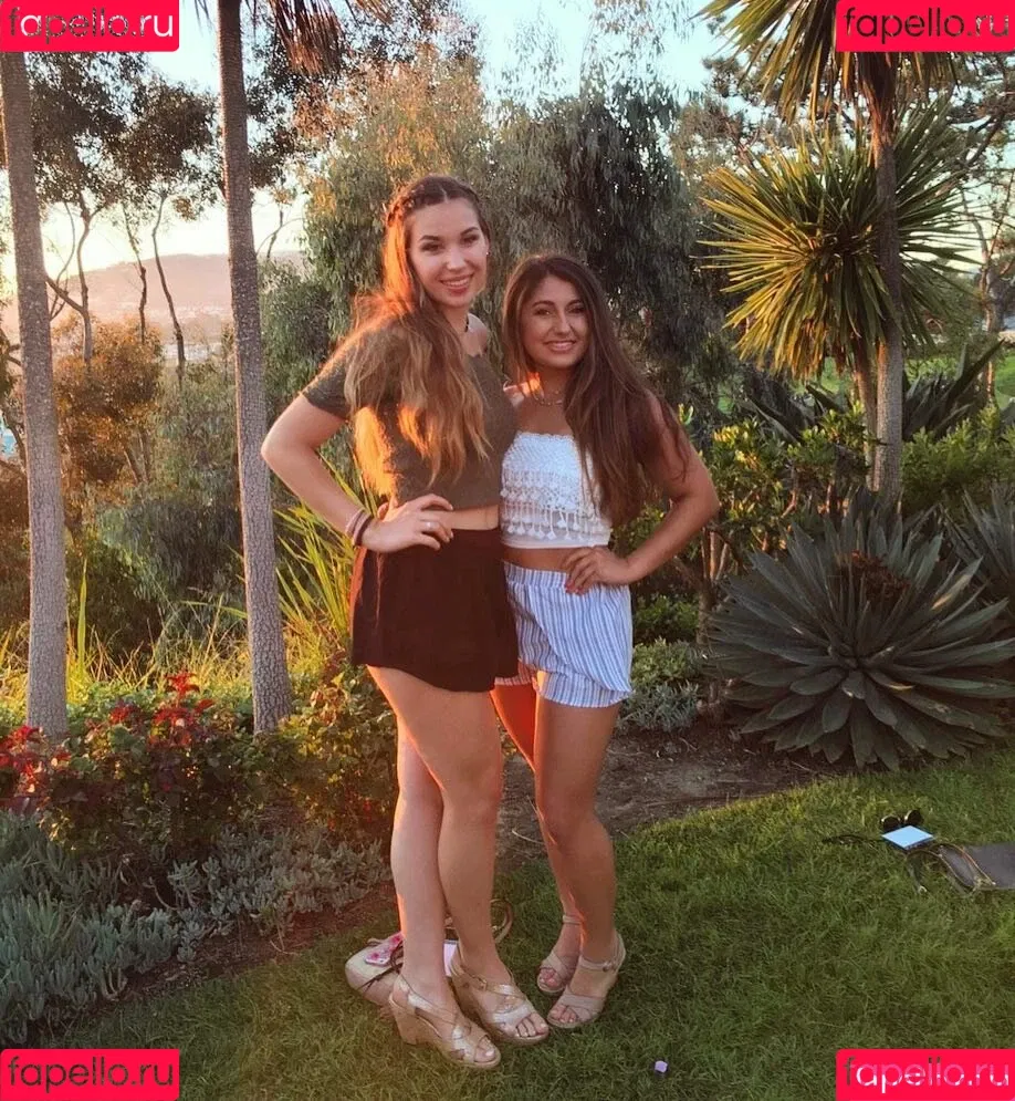 Julia & Olivia Onlyfans Photo Gallery 