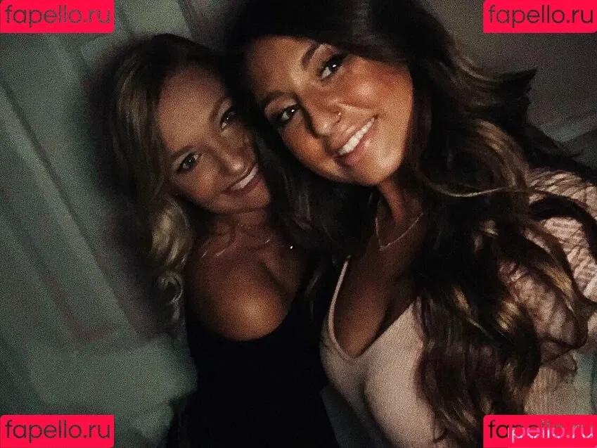 Julia & Olivia Onlyfans Photo Gallery 
