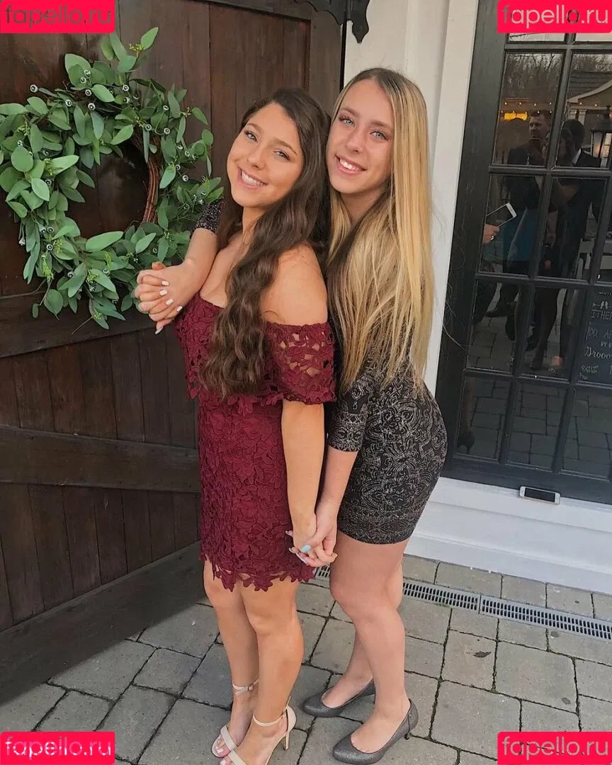 Julia & Olivia Onlyfans Photo Gallery 