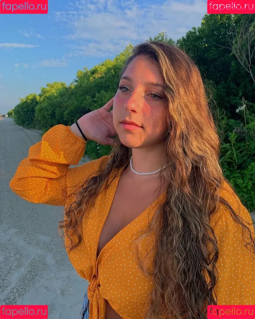 Julia & Olivia Onlyfans Photo Gallery 