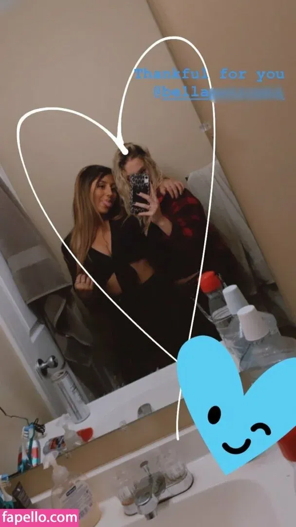 Julia & Olivia Onlyfans Photo Gallery 