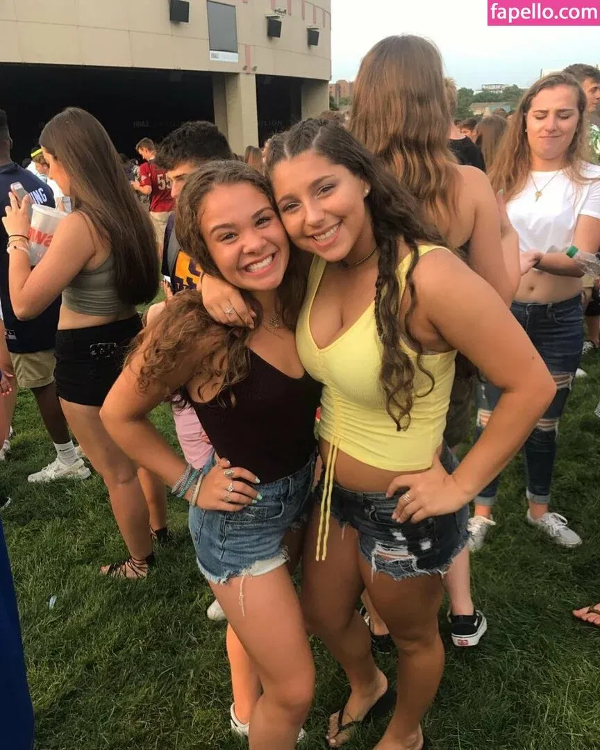 Julia & Olivia Onlyfans Photo Gallery 