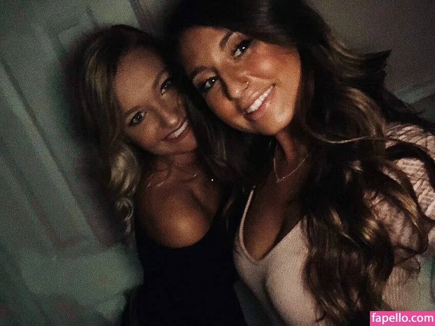 Julia & Olivia Onlyfans Photo Gallery 