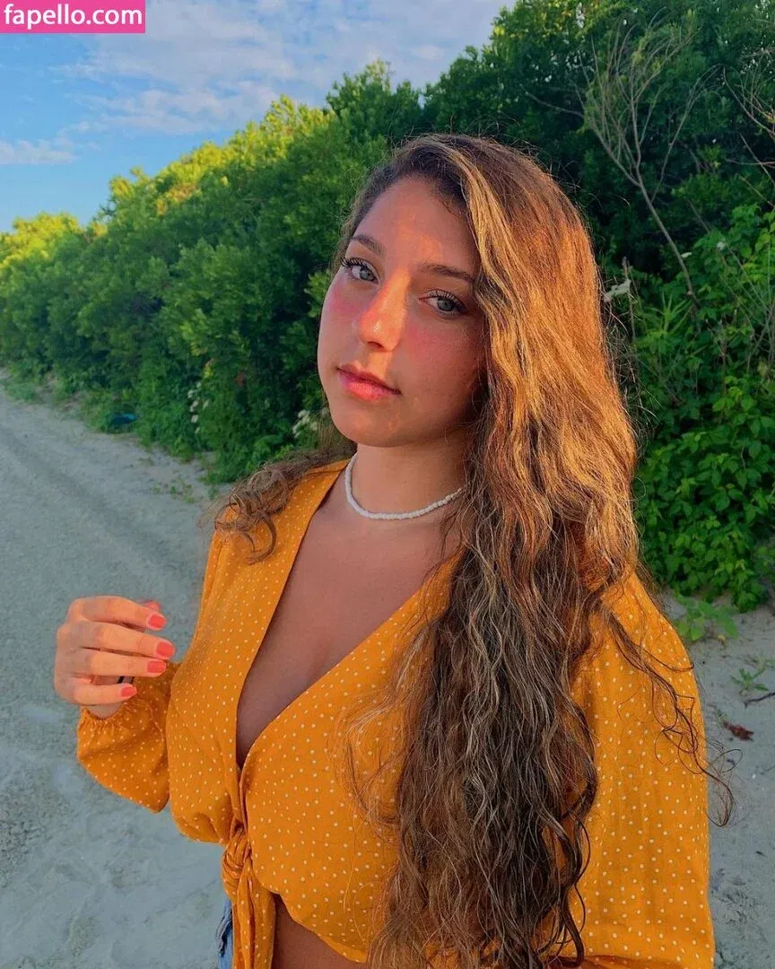 Julia & Olivia Onlyfans Photo Gallery 