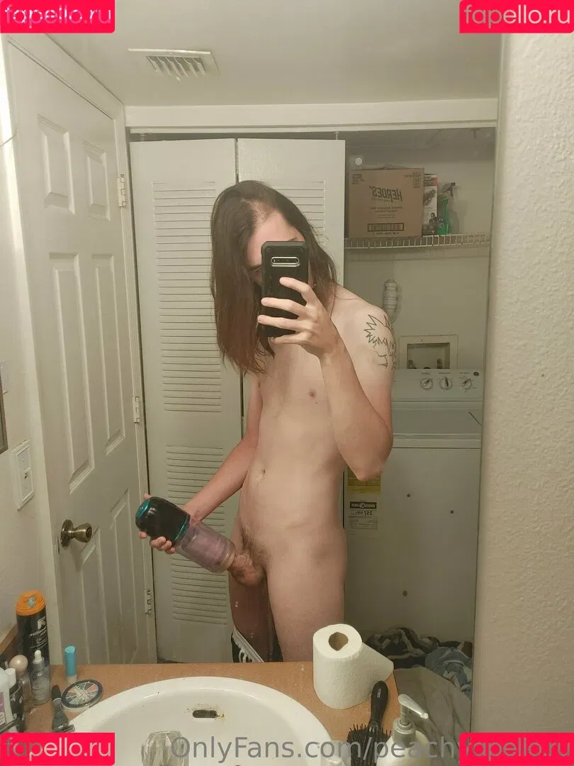 peachyshyboy Onlyfans Photo Gallery 