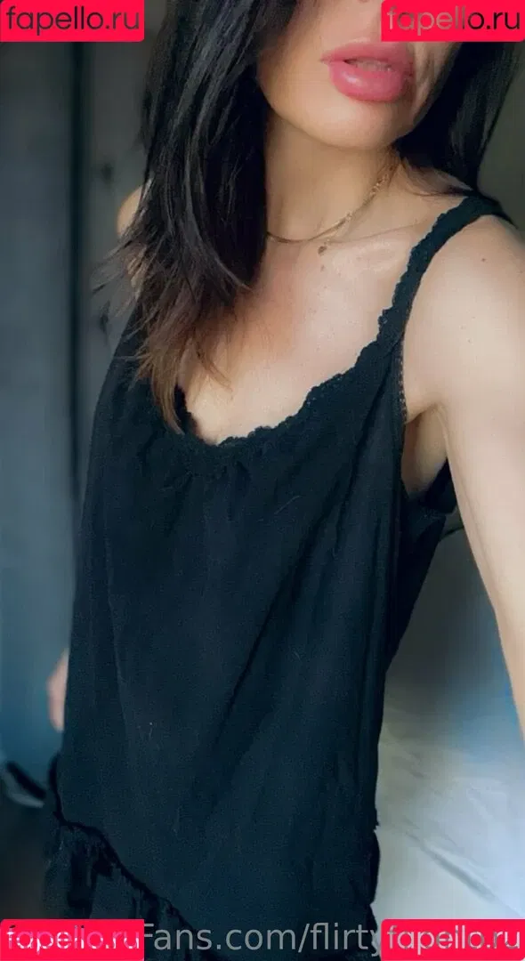 flirtyflightb2 Onlyfans Photo Gallery 