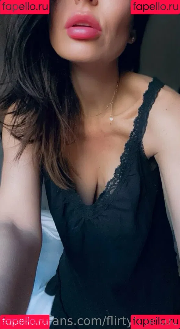 flirtyflightb2 Onlyfans Photo Gallery 