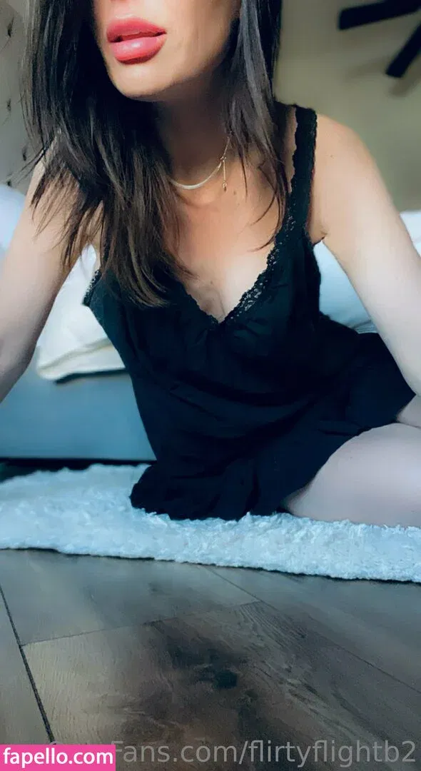 flirtyflightb2 Onlyfans Photo Gallery 