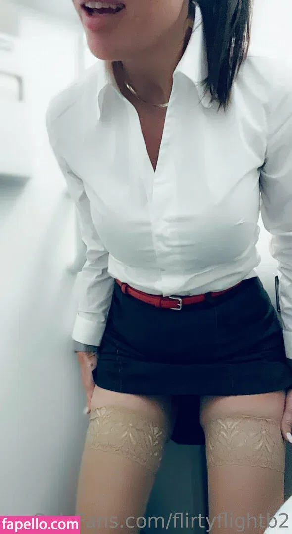 flirtyflightb2 Onlyfans Photo Gallery 