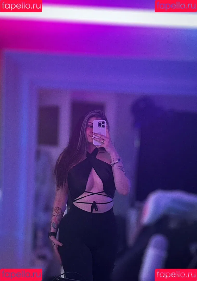 Feneliactx Onlyfans Photo Gallery 