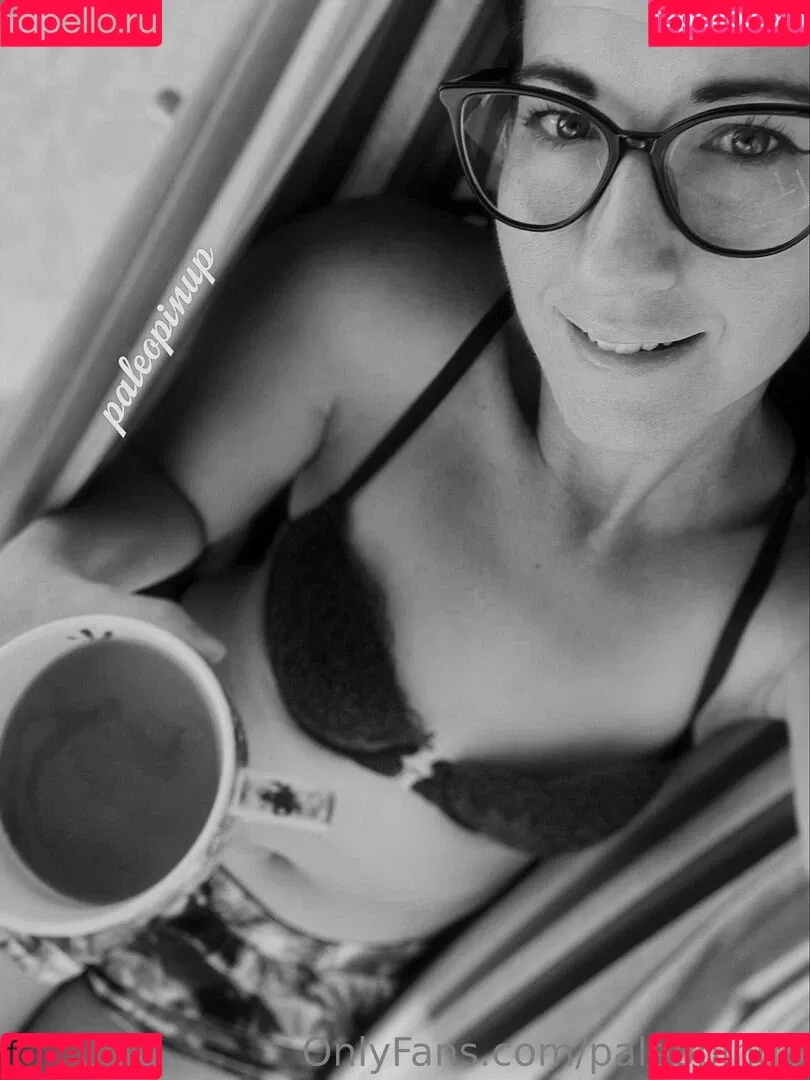 paleopinup Onlyfans Photo Gallery 