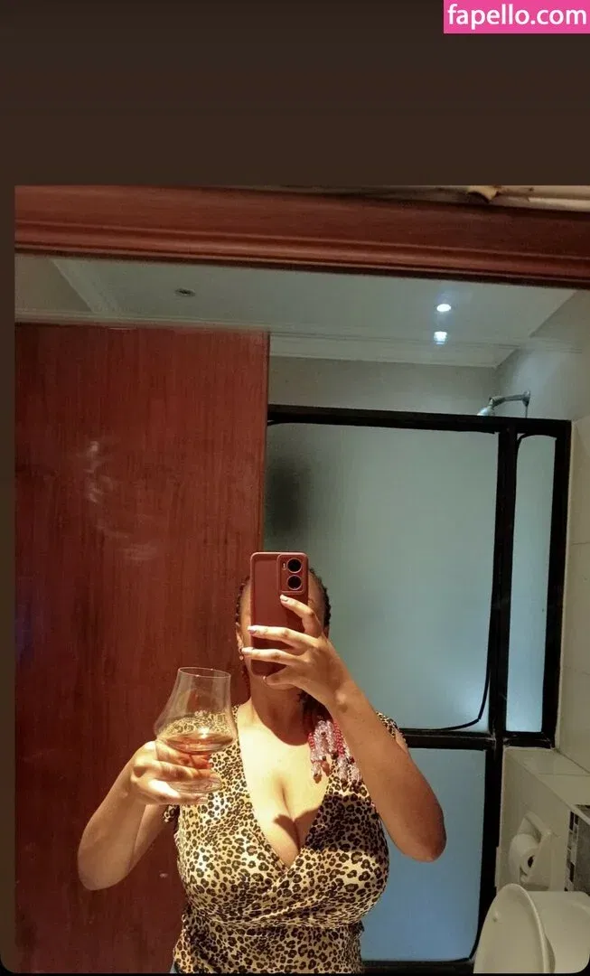 Saadahali5 Onlyfans Photo Gallery 