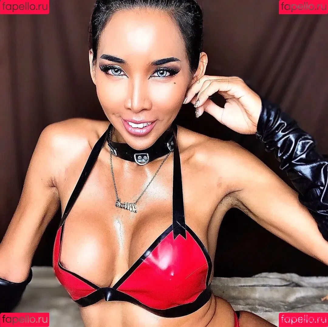 ladyboyshasha Onlyfans Photo Gallery 