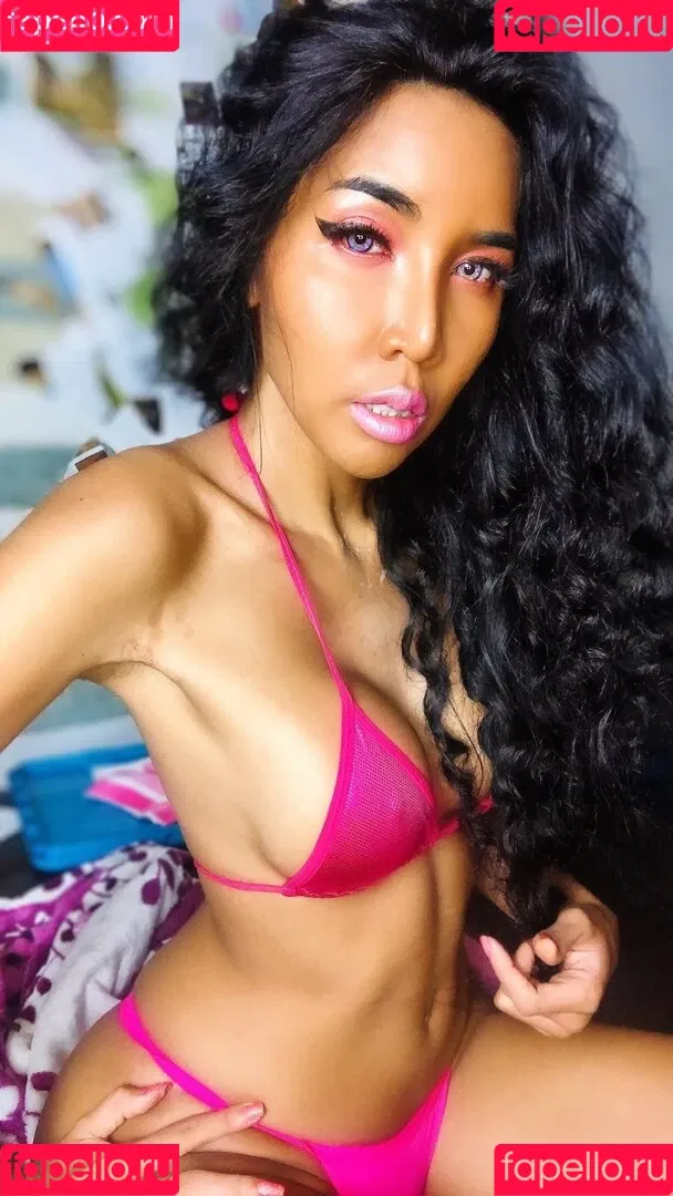 ladyboyshasha Onlyfans Photo Gallery 