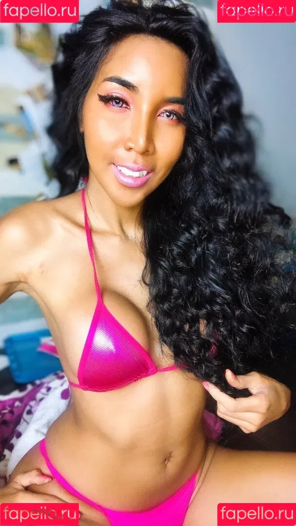 ladyboyshasha Onlyfans Photo Gallery 