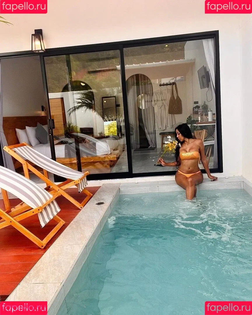 ladyboyshasha Onlyfans Photo Gallery 