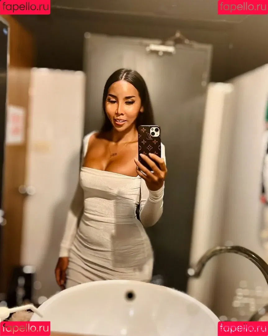 ladyboyshasha Onlyfans Photo Gallery 