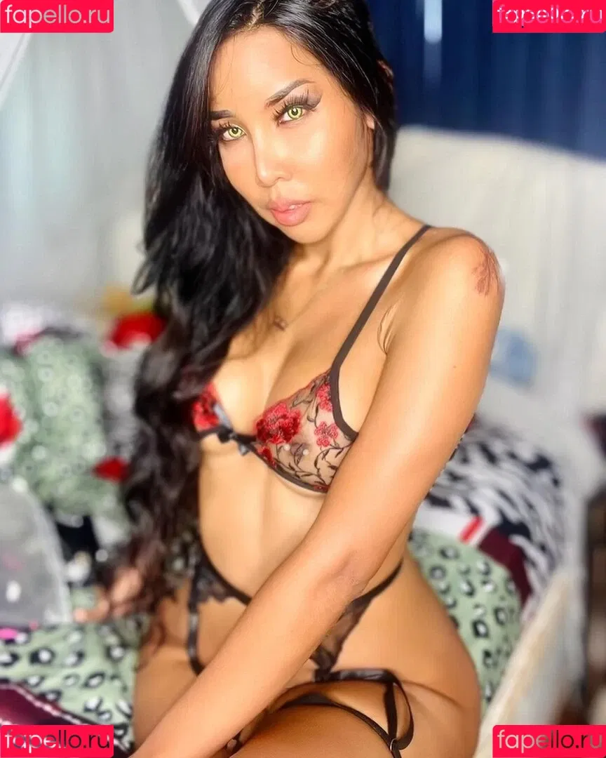 ladyboyshasha Onlyfans Photo Gallery 