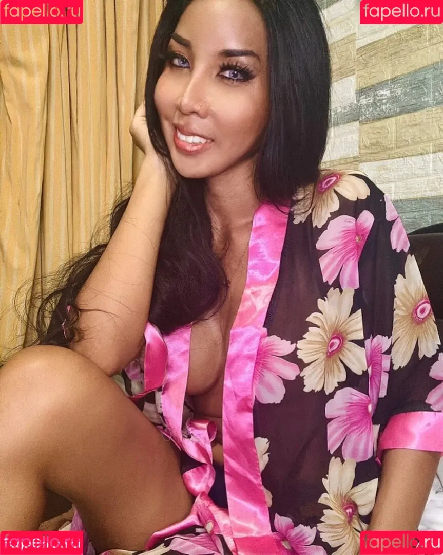 ladyboyshasha Onlyfans Photo Gallery 
