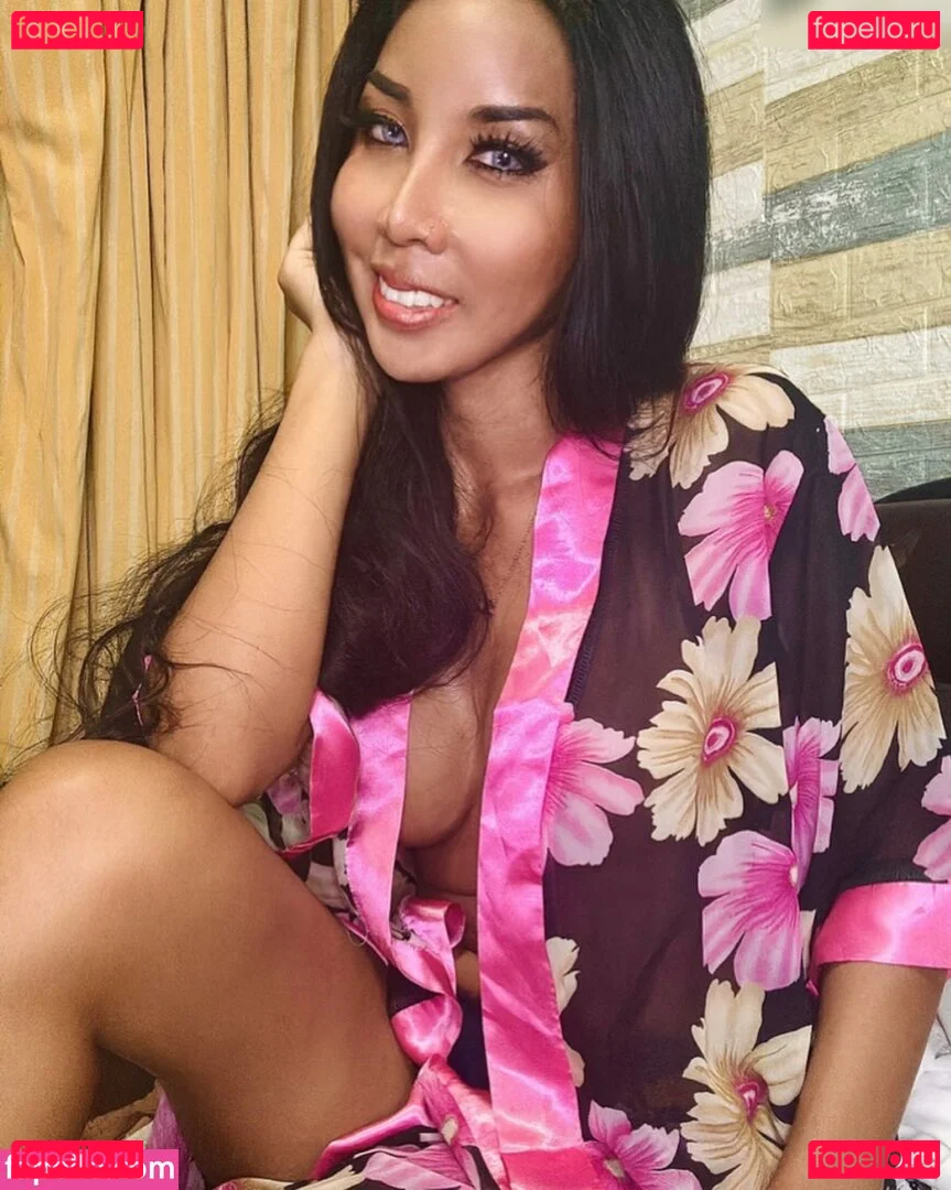 ladyboyshasha Onlyfans Photo Gallery 