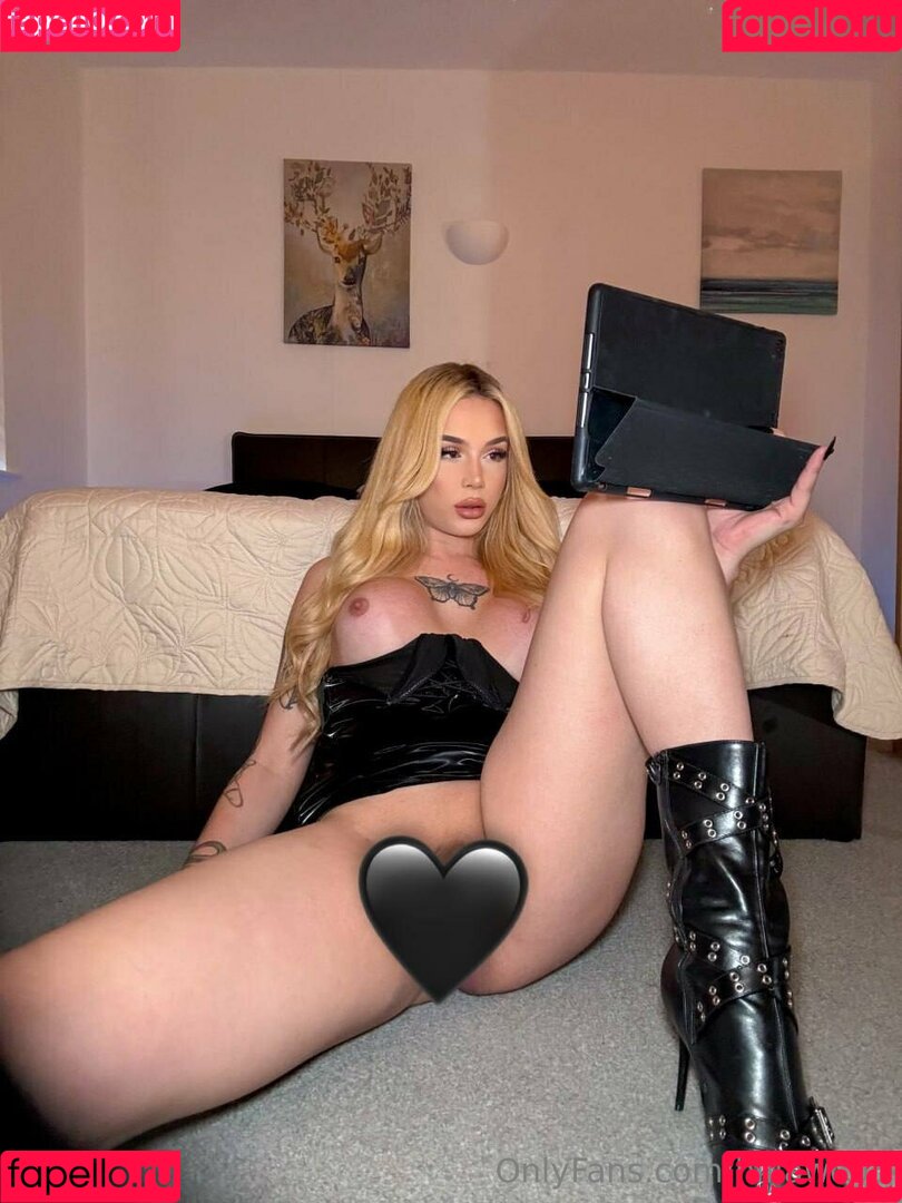 Hillawood Onlyfans Photo Gallery 