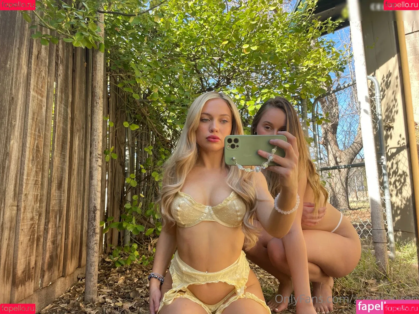 zoeyisasiren Onlyfans Photo Gallery 