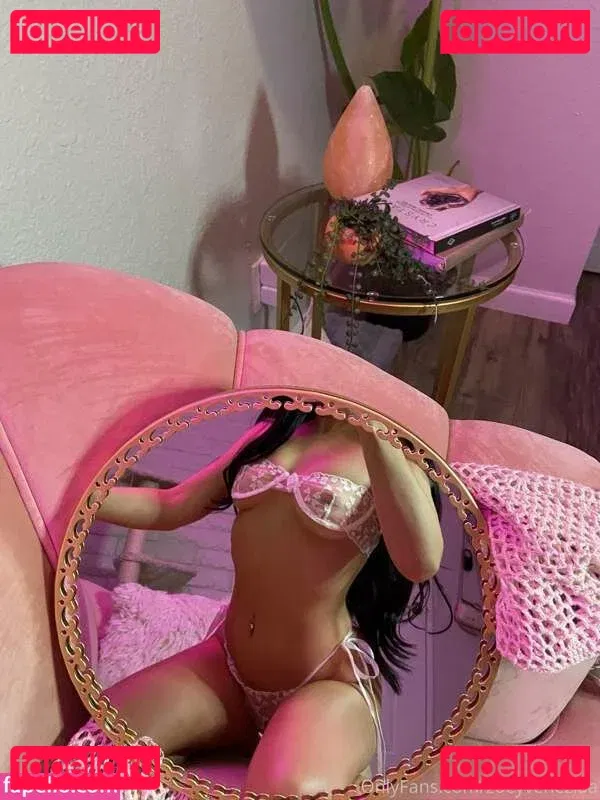 zoeyisasiren Onlyfans Photo Gallery 