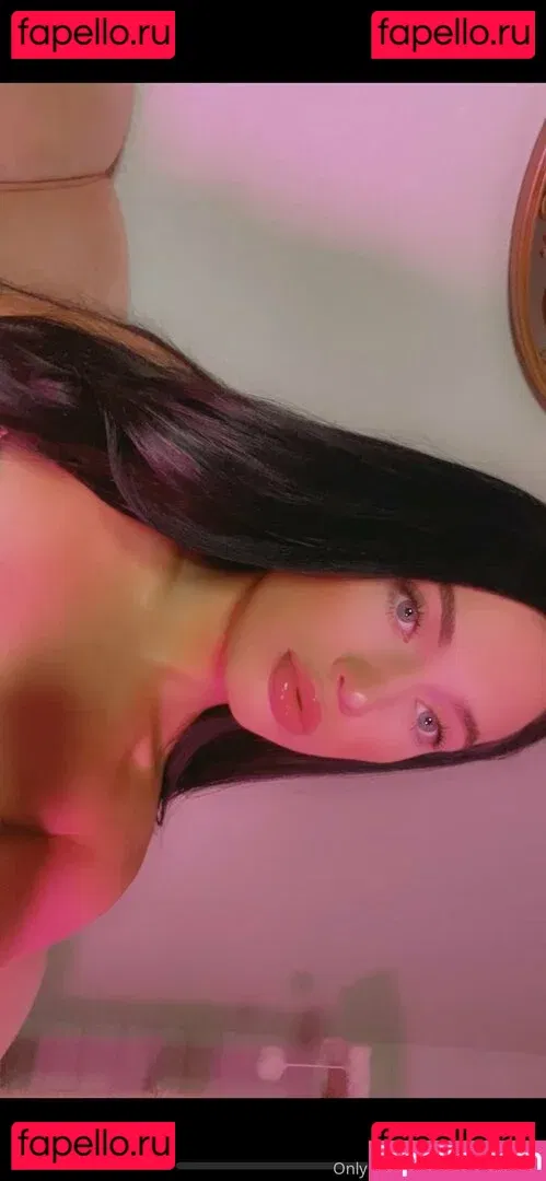 zoeyisasiren Onlyfans Photo Gallery 