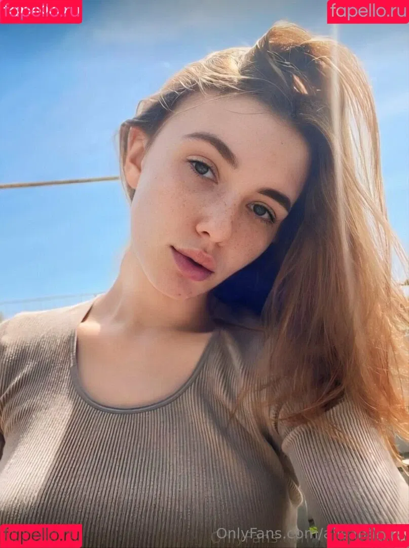 alisabambi Onlyfans Photo Gallery 