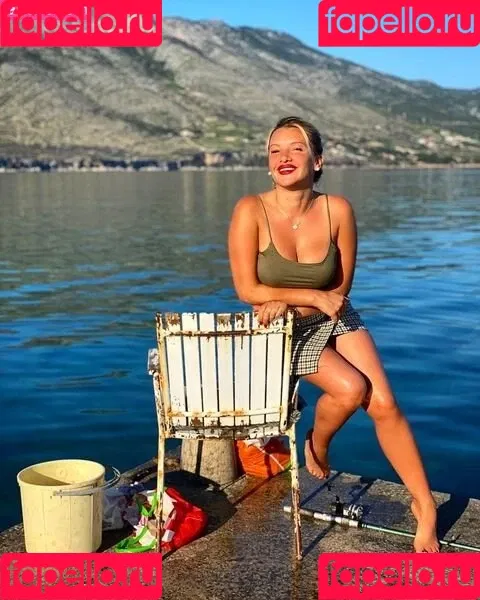Evelyn Burdecki Onlyfans Photo Gallery 