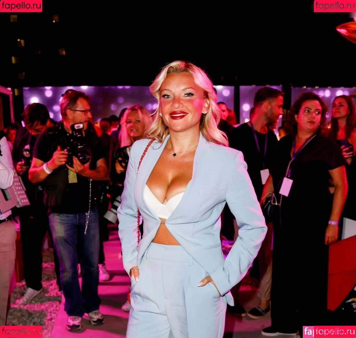 Evelyn Burdecki Onlyfans Photo Gallery 