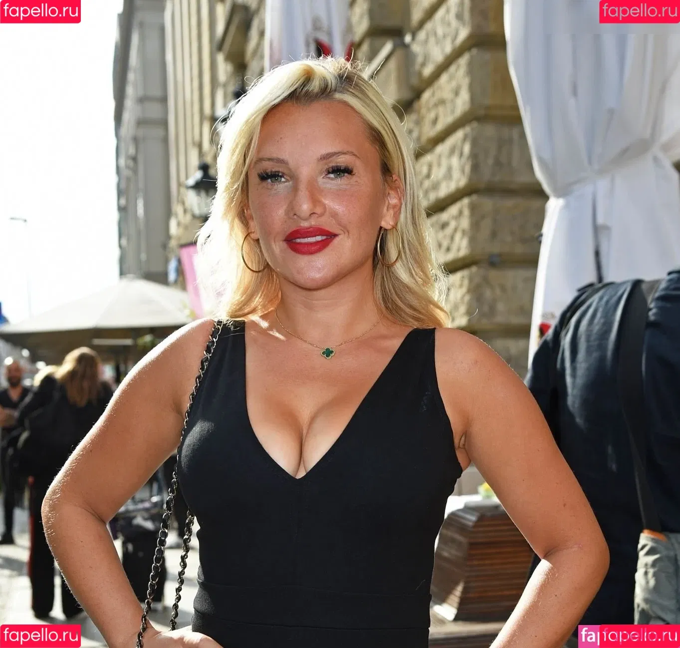 Evelyn Burdecki Onlyfans Photo Gallery 