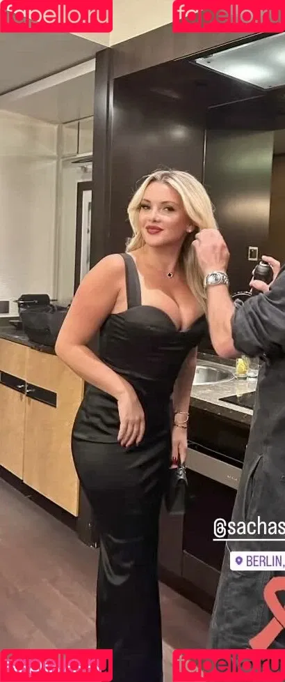 Evelyn Burdecki Onlyfans Photo Gallery 