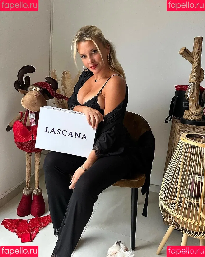 Evelyn Burdecki Onlyfans Photo Gallery 