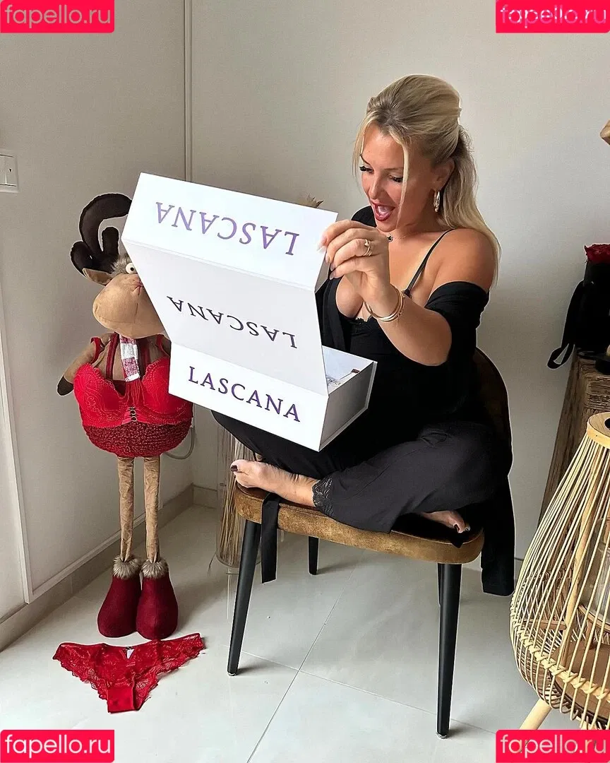 Evelyn Burdecki Onlyfans Photo Gallery 