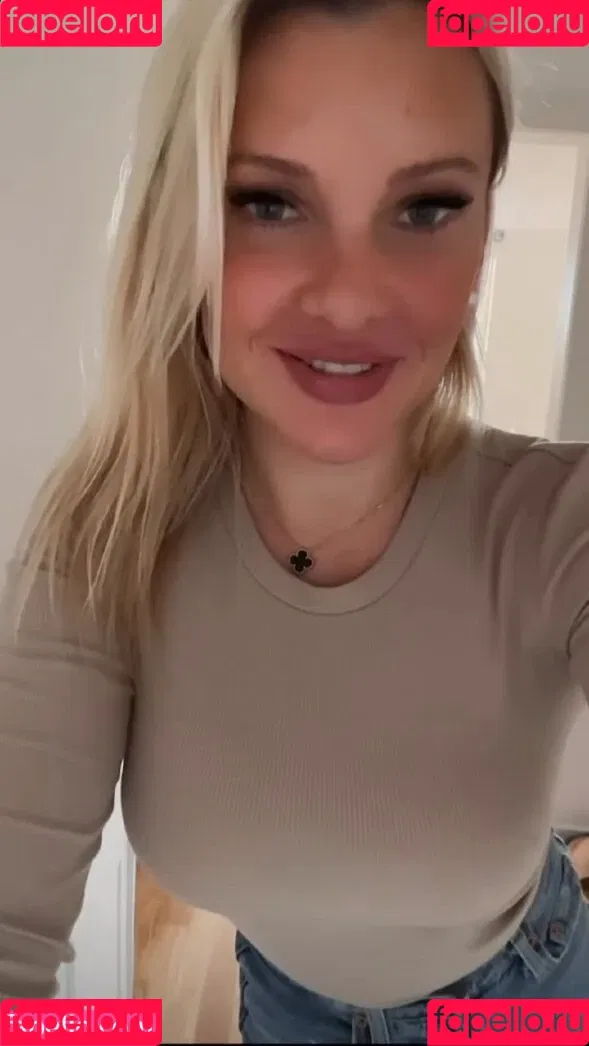 Evelyn Burdecki Onlyfans Photo Gallery 
