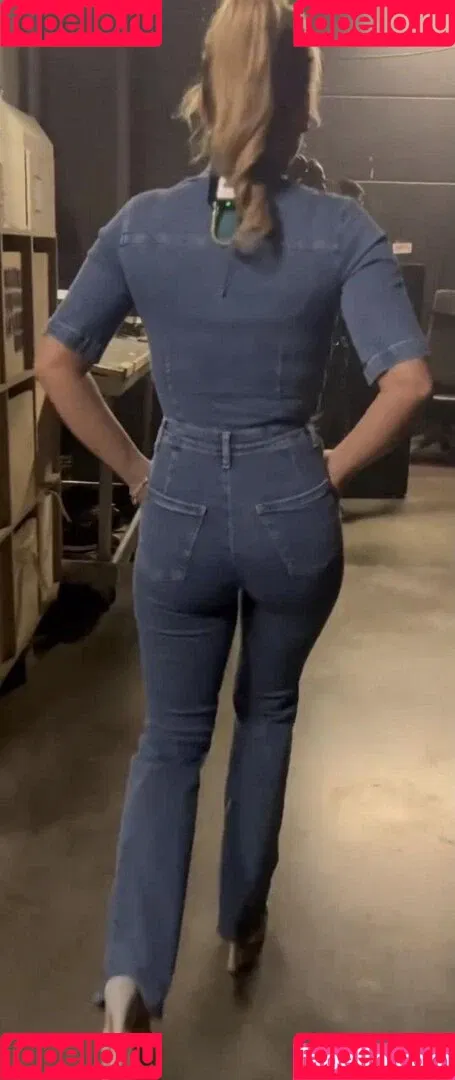 Evelyn Burdecki Onlyfans Photo Gallery 
