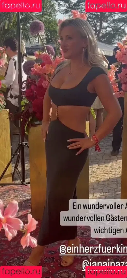 Evelyn Burdecki Onlyfans Photo Gallery 