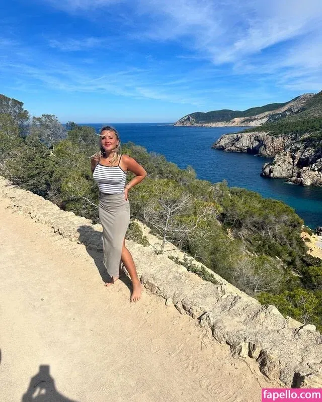 Evelyn Burdecki Onlyfans Photo Gallery 