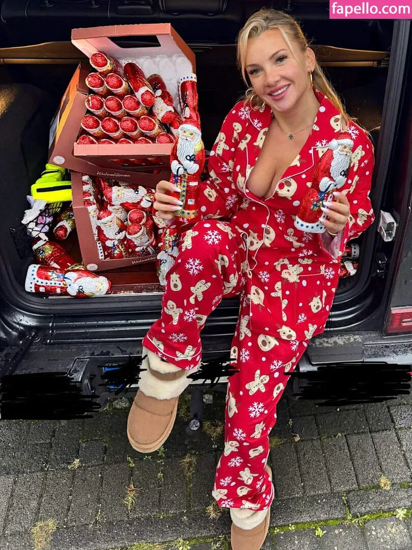 Evelyn Burdecki Onlyfans Photo Gallery 