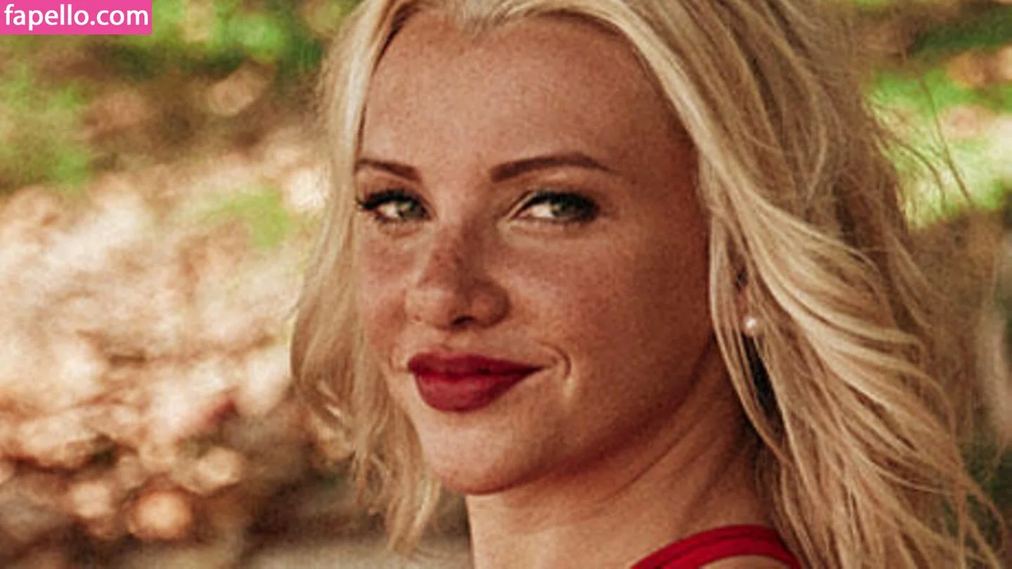 Evelyn Burdecki Onlyfans Photo Gallery 