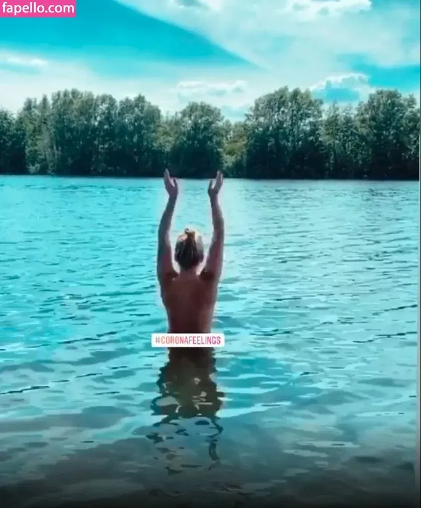 Evelyn Burdecki Onlyfans Photo Gallery 