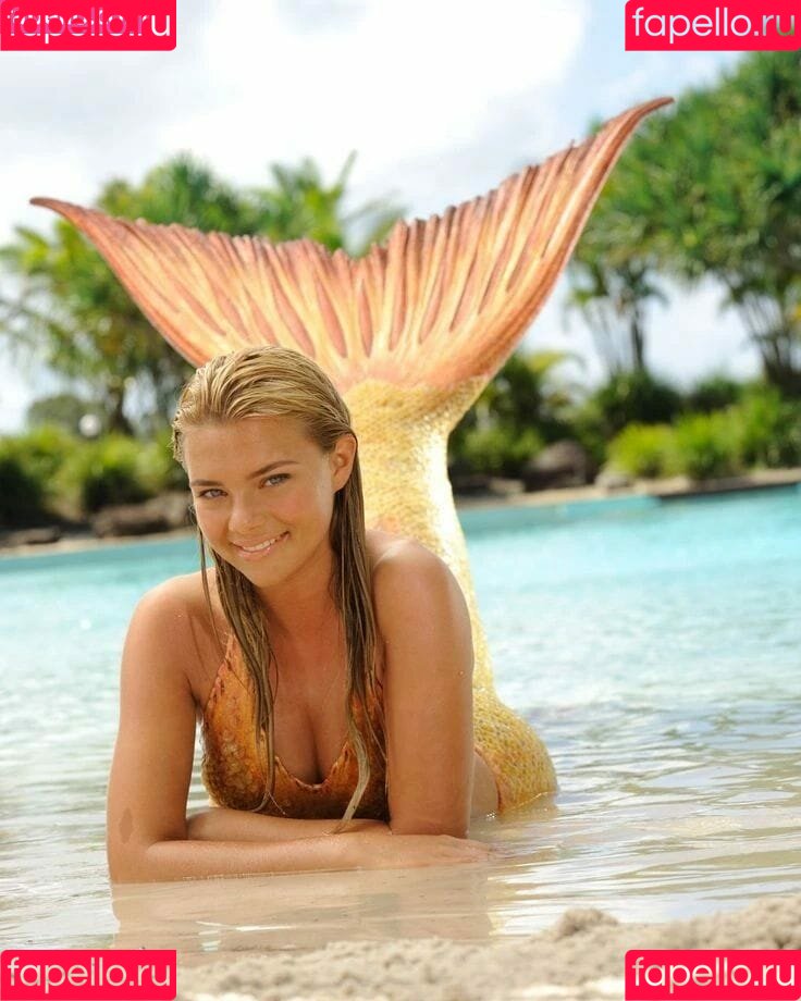 Indiana Evans Onlyfans Photo Gallery 