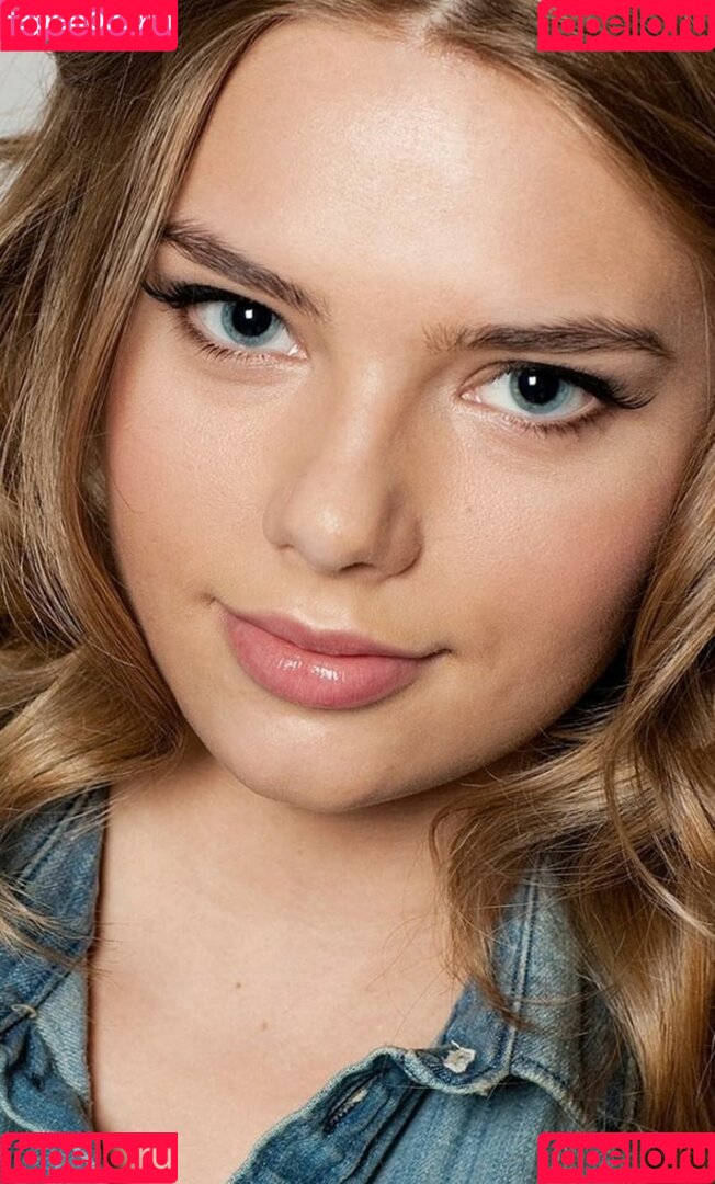 Indiana Evans Onlyfans Photo Gallery 