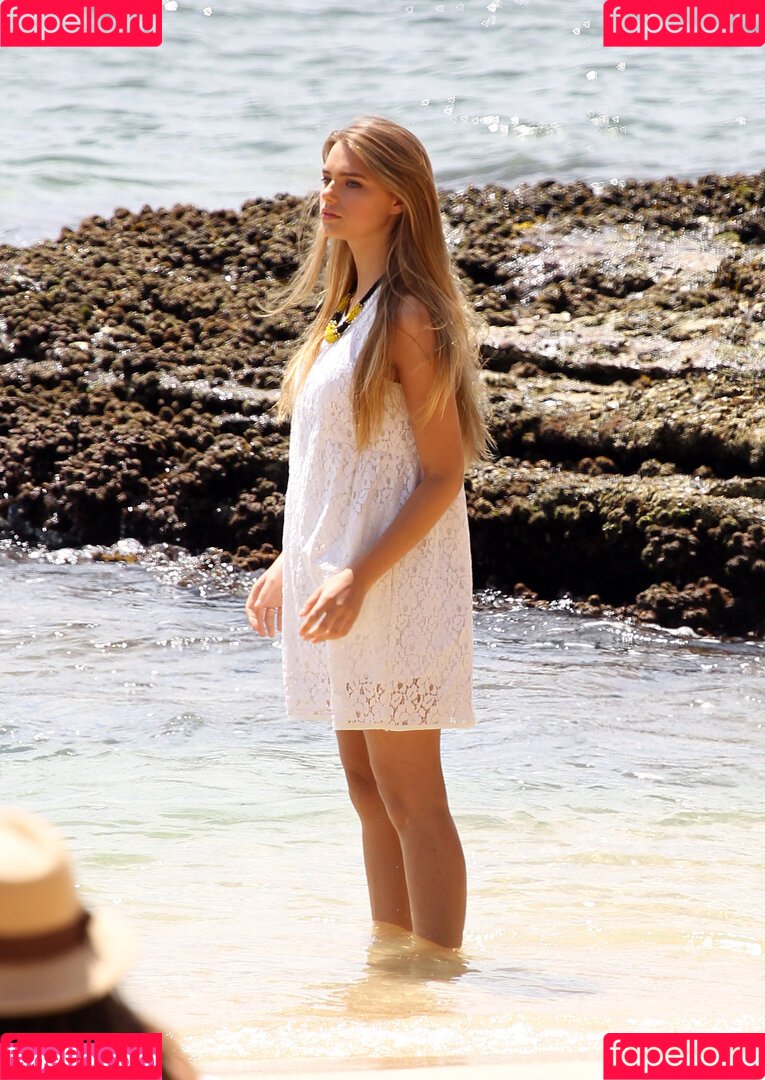 Indiana Evans Onlyfans Photo Gallery 