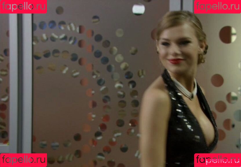 Indiana Evans Onlyfans Photo Gallery 